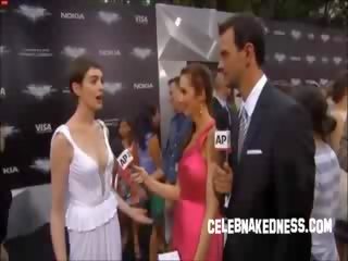 Celeb anne hathaway pokers στο ο σκοτάδι knight premiere